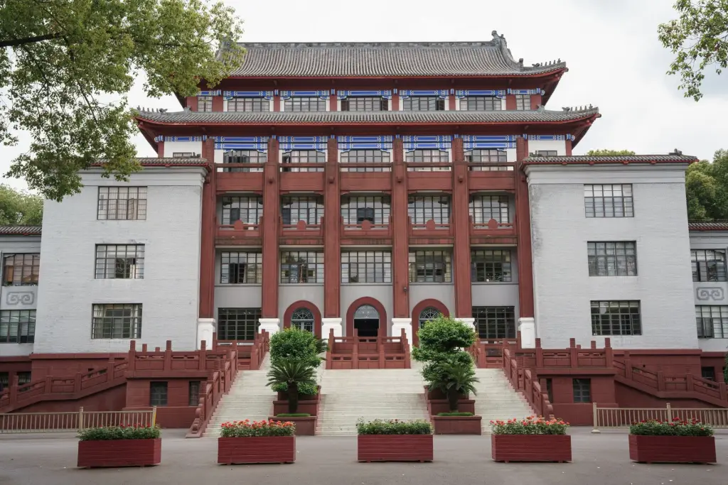 深圳市智汇奇策科技财务分析软件光盘产品技术架构解析